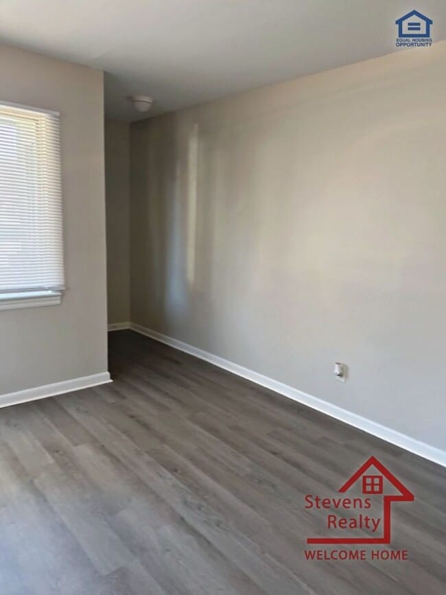 Photo - 1810 Portland St