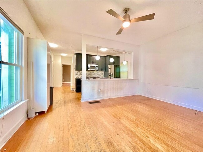 Photo - 220 Berean Ave SE