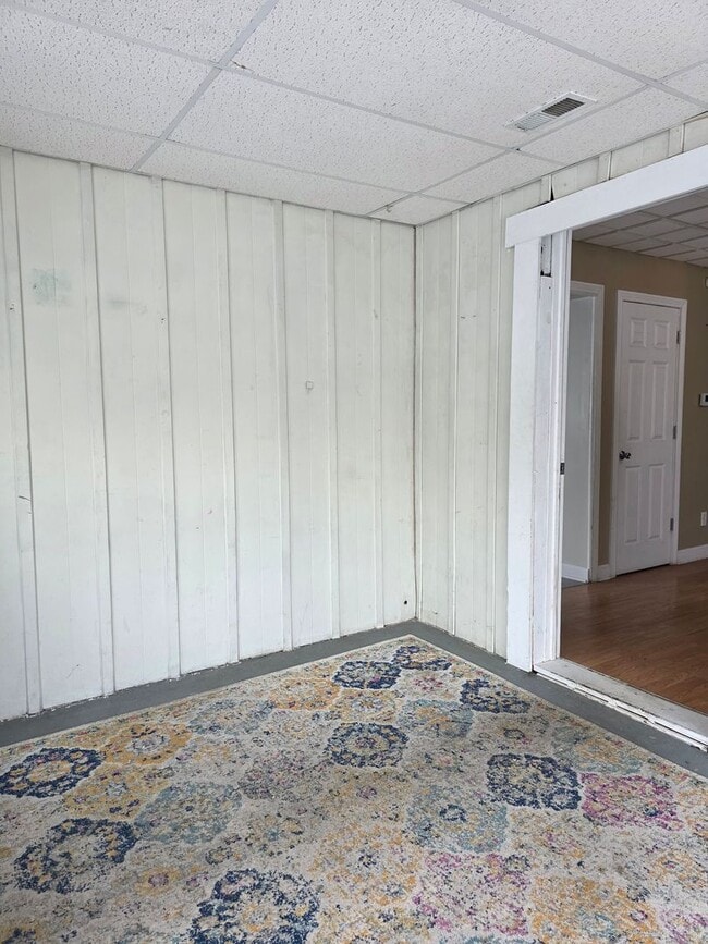 Photo - Spacious Home Across from University of Findlay