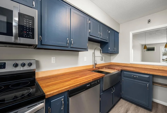 310 NY-66 Unit 10  Hudson Gardens