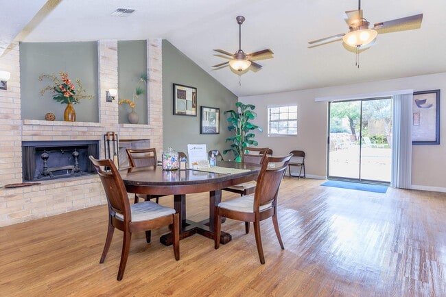 Photo - Avistar At The Oaks