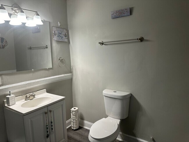 Photo - Walking distance to U of L and Bellarmine ...