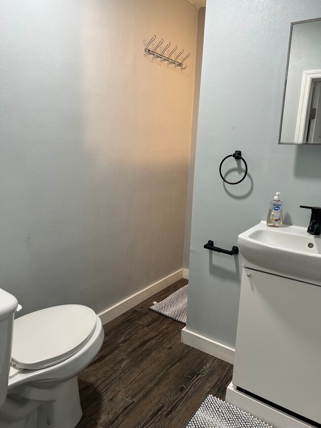 Photo - 1345 Hazel St NW Unidad Stunning Studio