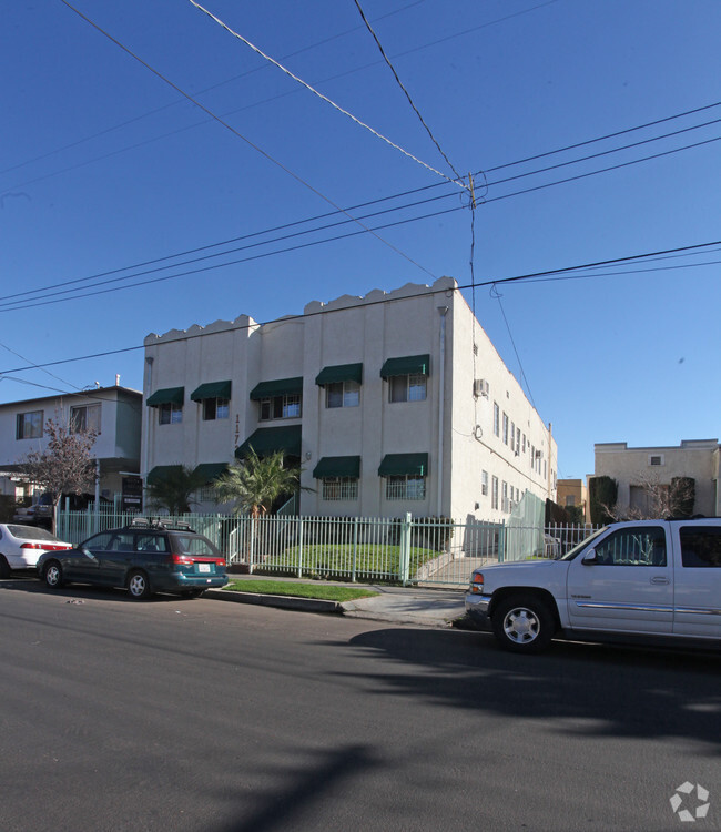 Primary Photo - 1172 N Kingsley Dr Apartments