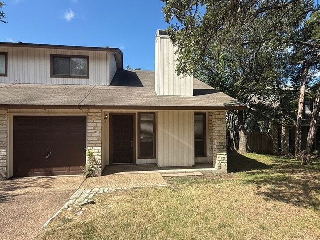 Building Photo - 7001 Winedale Dr Unit B
