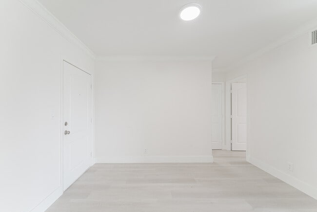 Photo - Deerfield East