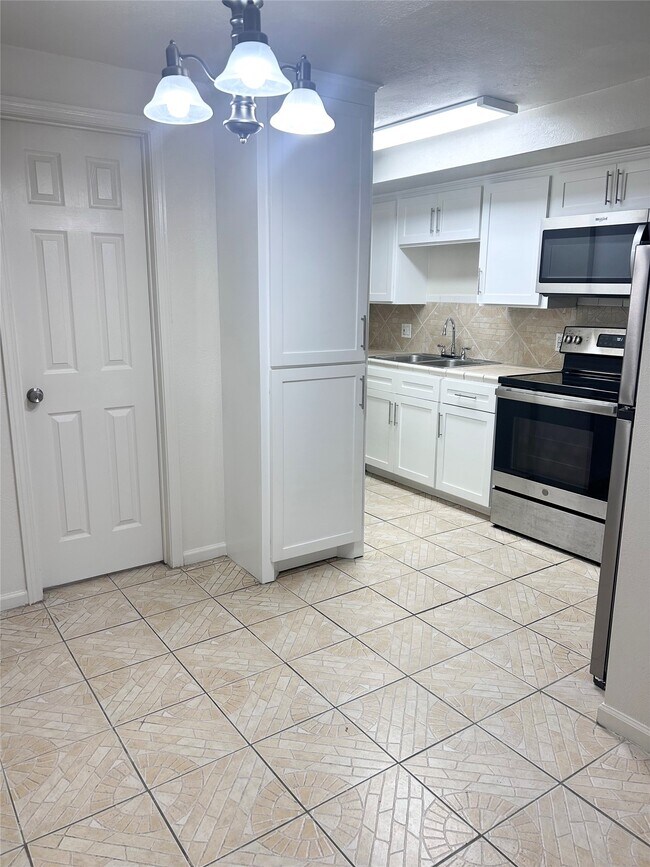 Photo - 115 Aurora St Unit 1