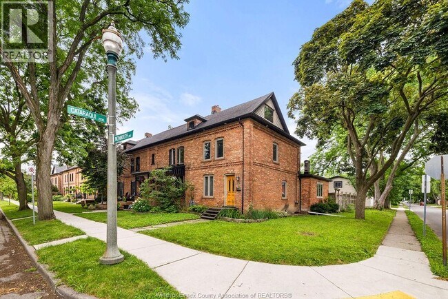 Photo - 803 Monmouth Rd
