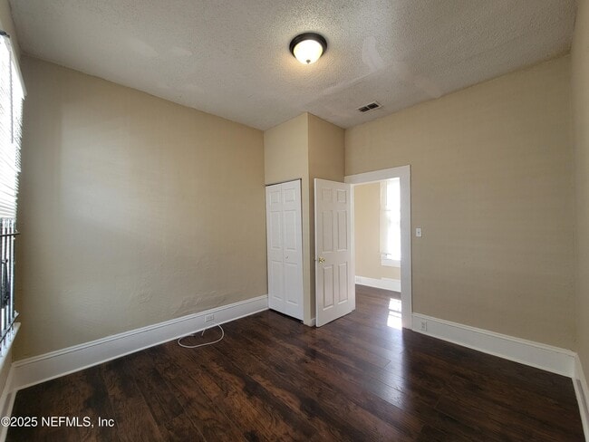 Photo - 1327 Cleveland St