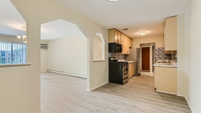 Photo - 8936 N Parkside Ave Unit 311