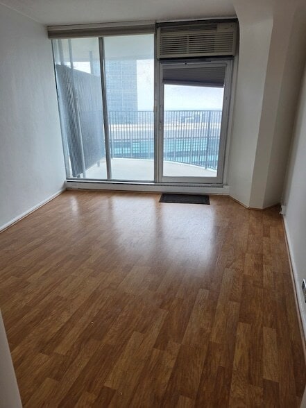 Photo - 300 N State St Unit 5902