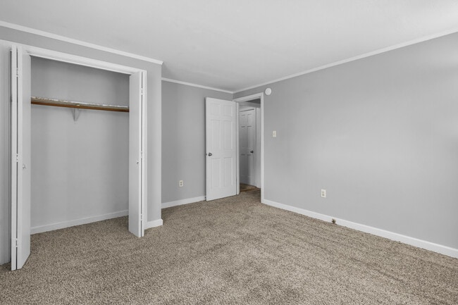 Photo - 338 River Walk Dr