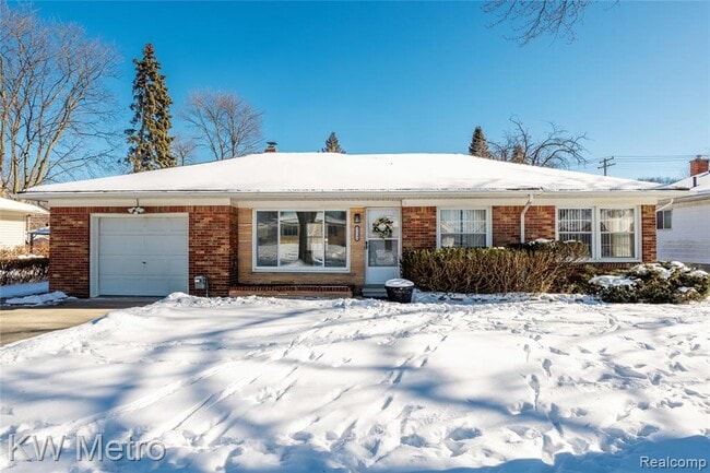 Building Photo - 32348 Linderman Ave