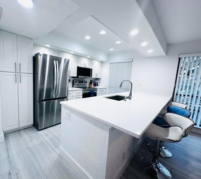 Photo - 655 Brackenwood Cove