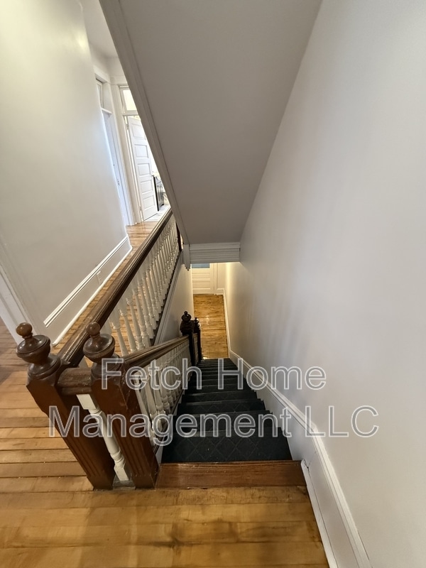 Photo - 125 E State St