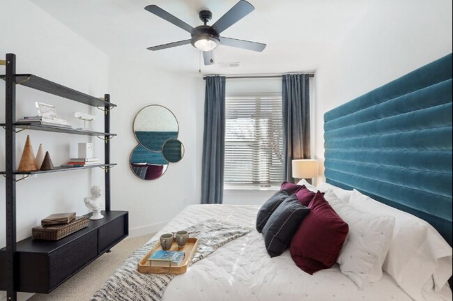 Photo - 620 Glen Iris Dr NE