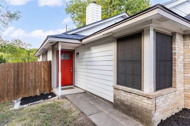 Photo - 1803 Heatherglen Ln