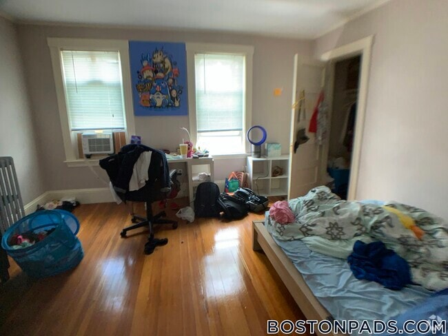Building Photo - 24 Greenleaf Ave Rental
