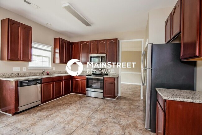 Photo - 4 Bedroom Pet-Friendly Home in Charlotte, NC with Main Street Renewal