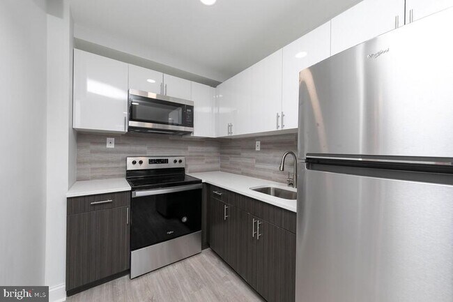 Building Photo - 4247 Locust St Unit 0B-808 Rental
