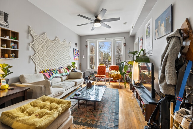 Photo - 2630 W Division St