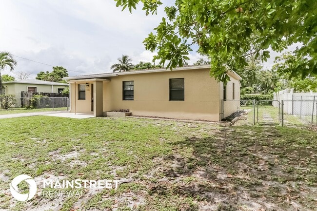 Photo - 1531 NW 12th Ct