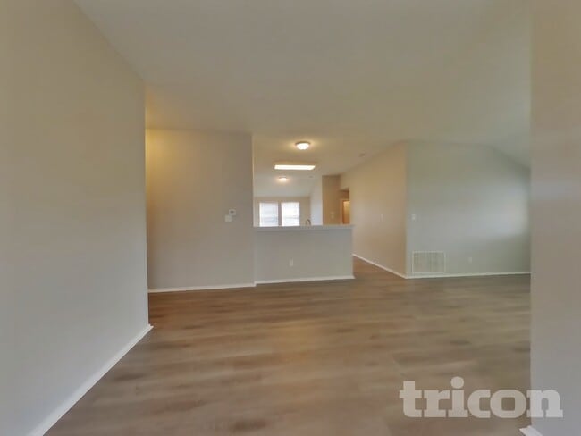 Photo - 421 Rowdy Dr