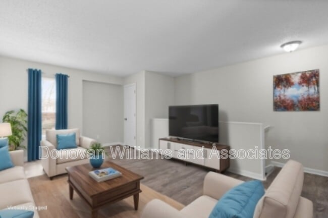 Building Photo - 4620 Central Ave Unit Apt P