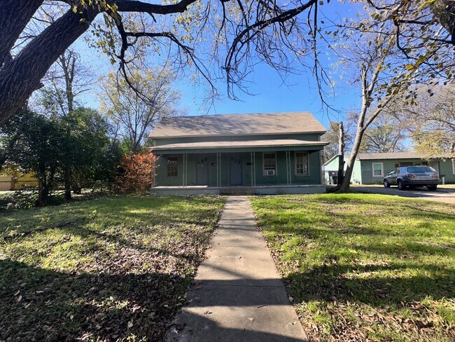 Building Photo - 1105 N 12th St Unit 1105 N 12th #1