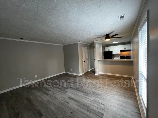 Photo - 5850-H Century Oaks Drive