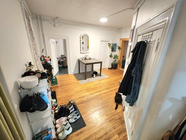 Photo - 3-Bedroom 2 Bathroom Apartment for Rent –  Available December 1st! Unit 2