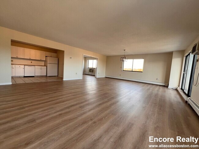 Photo - 131 Coolidge Ave Unidad 528