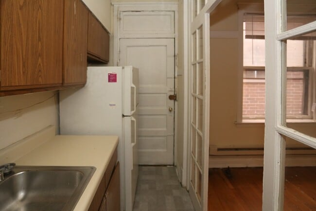 710 W Barry Ave Unit B3