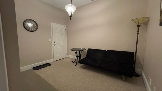 Photo - 136 N 6th St