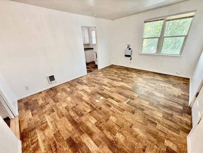 Photo - 1-Bedroom Apartment Move-in READY! Move In... Unidad APT 6