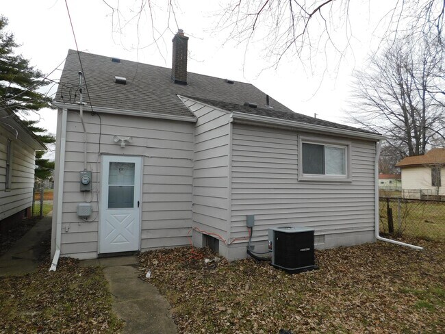 Photo - 4365 3rd St