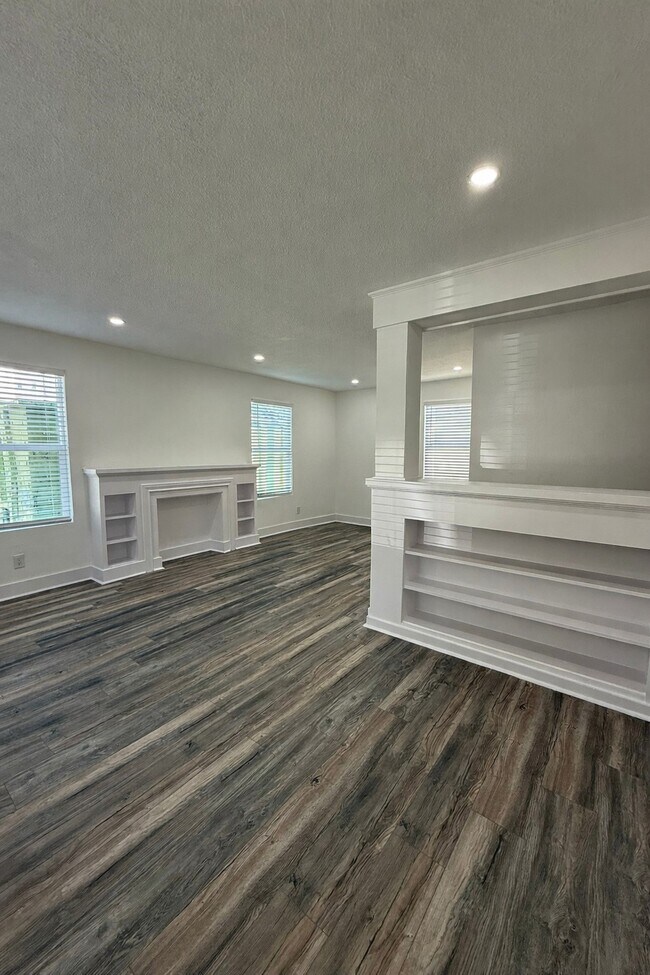 Photo - 705 Stanford St