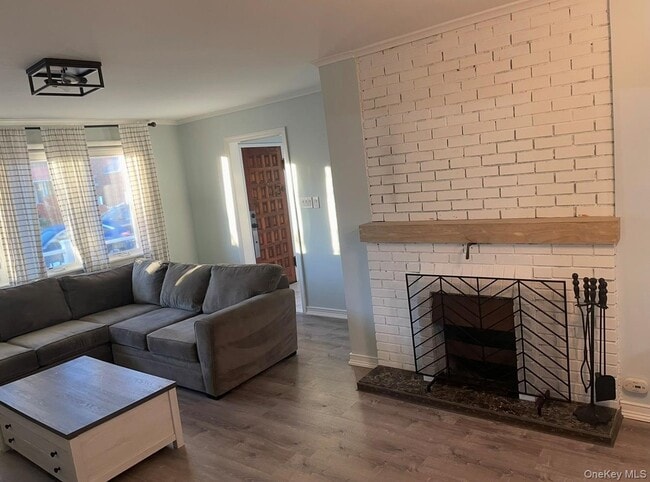 Photo - 527 W Market St Unit Front