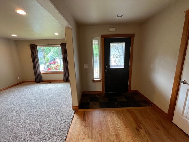 Photo - 1661 Fruitland Dr