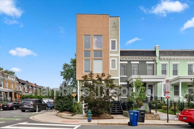Building Photo - 471 Luray Pl NW Rental