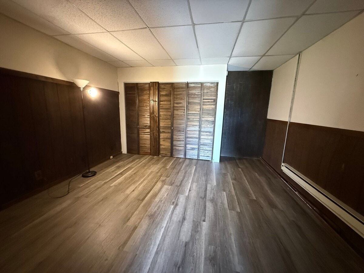 All utilities included $775, 1-bedroom apartment in Yorktown - All utilities included $775, 1-bedroom apartment in Yorktown Unit #1 9853