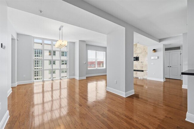 Photo - 1227 E Madison St Unidad 902