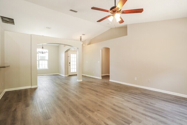 Photo - 1299 Summit Oaks Dr E