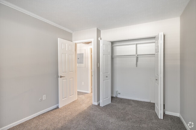 1BR, 1BA - 500SF - Bedroom