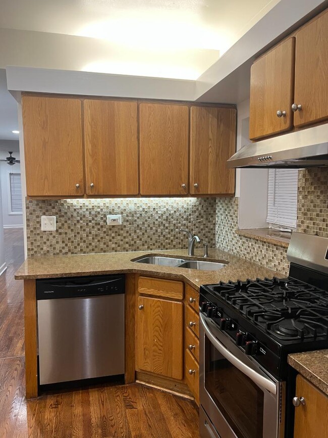 Photo - 2449 N Maplewood Ave