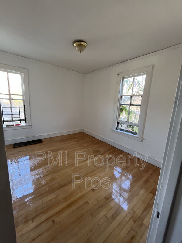 Photo - 4572 W Fond du Lac Ave