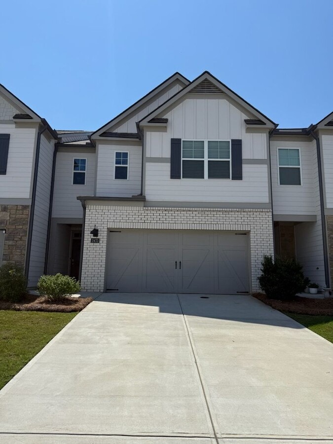 Photo - Available July 1st | Beautiful 3BR Townhome in Gated Rosewood Farms Community