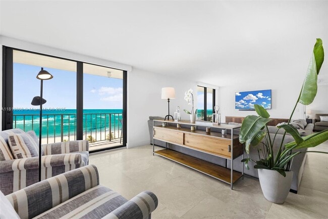 Building Photo - 2625 Collins Ave Unit 907 Rental