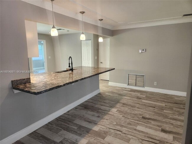 Photo - 107 18th Ave S