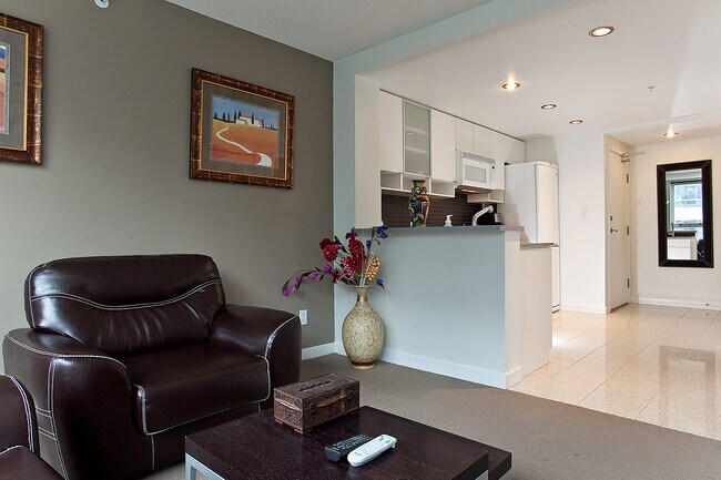 Photo - 928 Beatty St